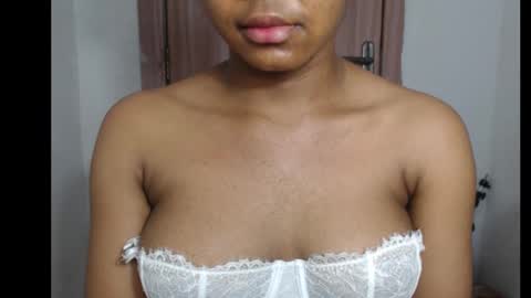 Snapshot of snowdrop5 chatting on 11.04.25 snowdrop5 online show from 11.04.25