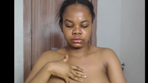 Snapshot of snowdrop5 chatting on 11.09.25 snowdrop5 online show from 11.09.25