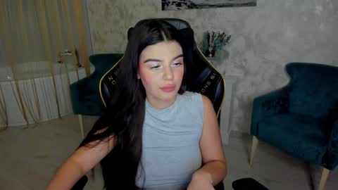 Snapshot of snowingwinter chatting on 10.06.25 snowingwinter online show from 10.06.25