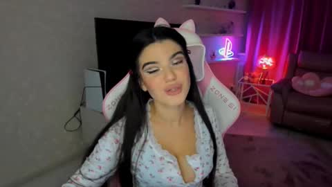 Snapshot of snowingwinter chatting on 10.09.25 snowingwinter online show from 10.09.25