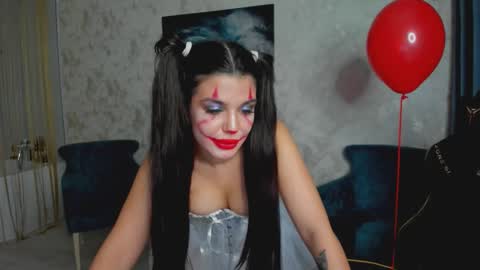 Snapshot of snowingwinter chatting on 10.17.25 snowingwinter online show from 10.17.25