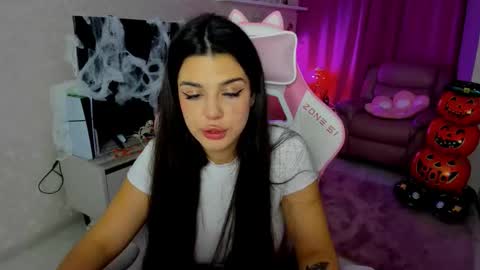 Snapshot of snowingwinter chatting on 11.02.25 snowingwinter online show from 11.02.25