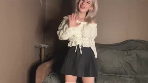 Snapshot of snowy_alice chatting on 10.10.25 snowy_alice online show from 10.10.25