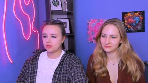 Snapshot of so_hot_rosalie chatting on 04.02.26 so_hot_rosalie online show from 04.02.26