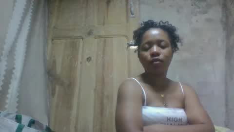 Snapshot of soamanaperina chatting on 10.14.25 soamanaperina online show from 10.14.25