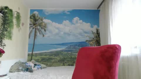 Snapshot of soaring_love chatting on 09.25.25 Masha online show from 09.25.25