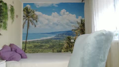 Snapshot of soaring_love chatting on 10.24.25 Masha online show from 10.24.25