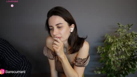 Snapshot of sochnogirls chatting on 01.28.25 Yesenia online show from 01.28.25