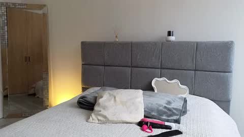 IG Soffimoon   I THANK YOU FOR LEAVING YOUR FOLLOW online show from 04.16.26