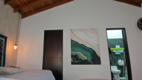 Snapshot of sofi_moreno chatting on 10.26.25 Sofi online show from 10.26.25