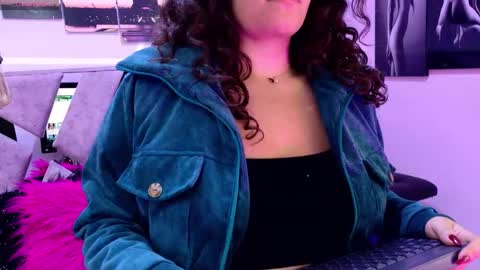 Sofi Noa online show from 12.05.25