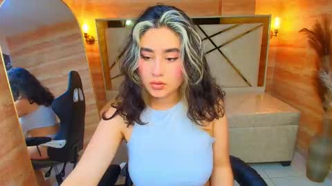 sofi_r_ online show from 12.04.25