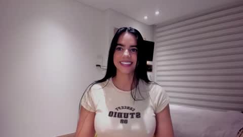 Sofi Saenzz  online show from 10.07.25