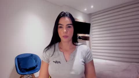 Snapshot of sofi_saenzz chatting on 10.14.25 Sofi Saenzz online show from 10.14.25