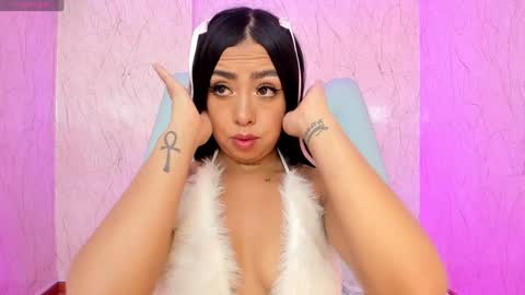 Sofia fantasyy  Online 0700 to 1400 gmt-5 online show from 01.21.25