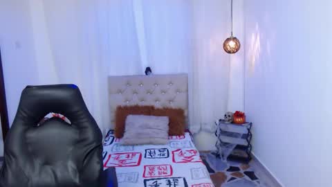 Sofia  online show from 11.25.25