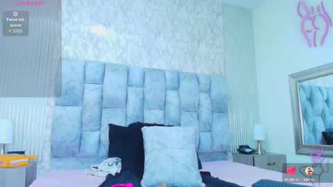 sofia gutierrez   online show from 09.30.25