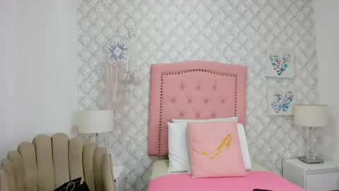 Snapshot of sofia_martinez9 chatting on 05.30.26 sofia_martinez9 online show from 05.30.26