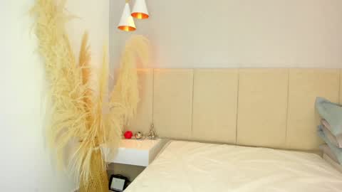 SOFIA PAMELA online show from 01.21.25