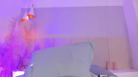 SOFIA PAMELA online show from 03.08.25