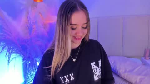 SOFIA PAMELA online show from 03.11.25