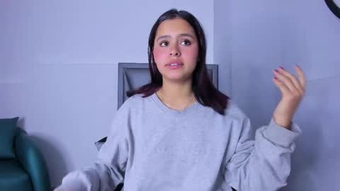 Snapshot of sofia_villareal chatting on 09.22.25 Sofa online show from 09.22.25