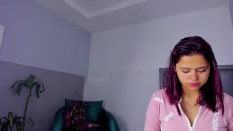 Snapshot of sofia_villareal chatting on 10.03.25 Sofa online show from 10.03.25