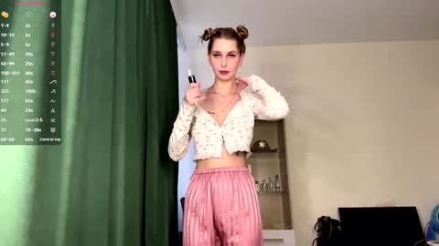 Hi My name is Sofia Welcome to my room Please thumbs up - its important online show from 03.20.26