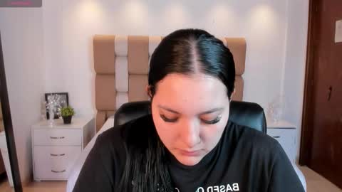 Sofia caramel online show from 12.18.25