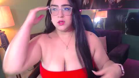 Snapshot of sofiadavis_23 chatting on 10.21.25 SOFIA online show from 10.21.25