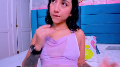 Snapshot of sofiamiiller chatting on 01.25.25 Sofia Miller online show from 01.25.25