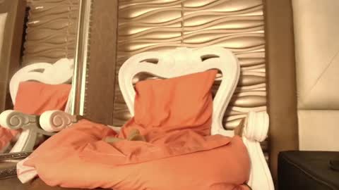 Snapshot of sofianesvat1 chatting on 10.15.25 Sofi - next broadcast today 1030pm Colombia time online show from 10.15.25