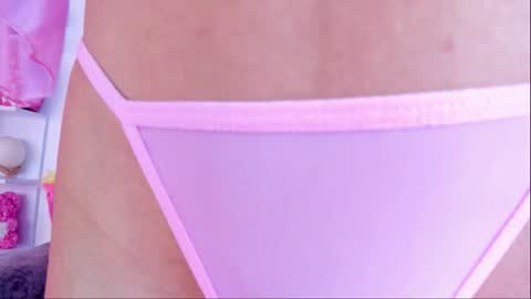 Snapshot of sofiaquiin15 chatting on 10.24.25 Sofia online show from 10.24.25