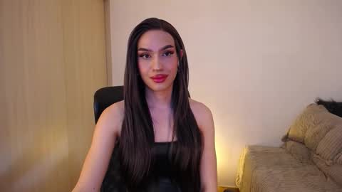 Snapshot of sofiaroamontoya chatting on 11.20.25 Samara Silex online show from 11.20.25