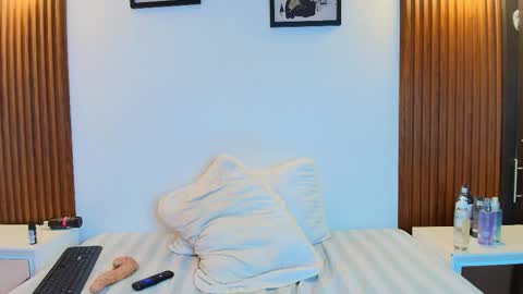   online show from 10.23.25