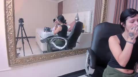 Snapshot of sofiathoompson chatting on 06.28.26 sofiathoompson online show from 06.28.26