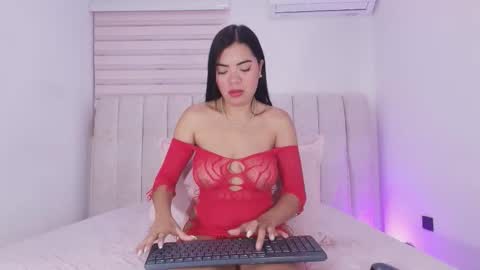 Snapshot of sofiavelezz_ chatting on 02.13.26 Sofia Velez online show from 02.13.26