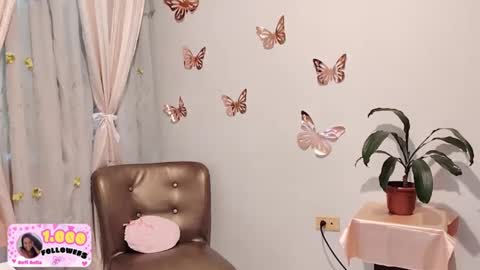 Snapshot of sofibelladelavega chatting on 10.06.25 Sofi Bella online show from 10.06.25