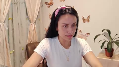 Snapshot of sofibelladelavega chatting on 11.05.25 Sofi Bella online show from 11.05.25