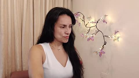 Sofi Bella online show from 05.25.26