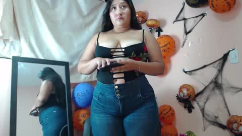 Snapshot of soficurvy19 chatting on 11.05.25 sofi lara online show from 11.05.25