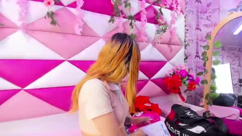 Snapshot of sofii_anal_ chatting on 10.04.25 sofii_anal_ online show from 10.04.25