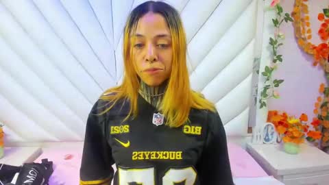 Snapshot of sofii_anal_ chatting on 11.06.25 sofii_anal_ online show from 11.06.25