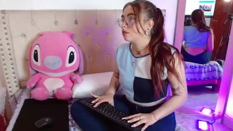 Snapshot of sofiimoon chatting on 10.20.25 sofiimoon online show from 10.20.25