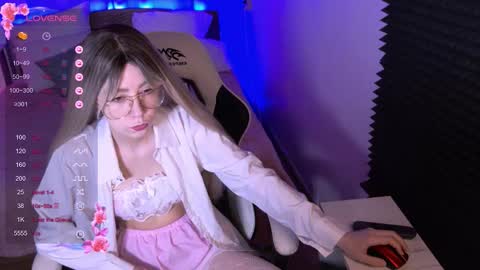 Snapshot of sofiisun chatting on 11.10.25 Sofia online show from 11.10.25