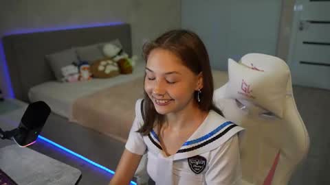 SofiMeow online show from 11.12.25