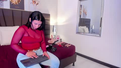      online show from 01.05.25