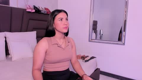 Snapshot of sofiperez_ chatting on 09.29.25 online show from 09.29.25