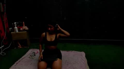 Snapshot of sofiperez_ chatting on 10.04.25 online show from 10.04.25