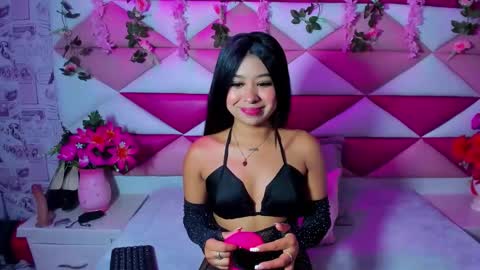 Snapshot of sofirose_111 chatting on 05.29.26 Sofi online show from 05.29.26